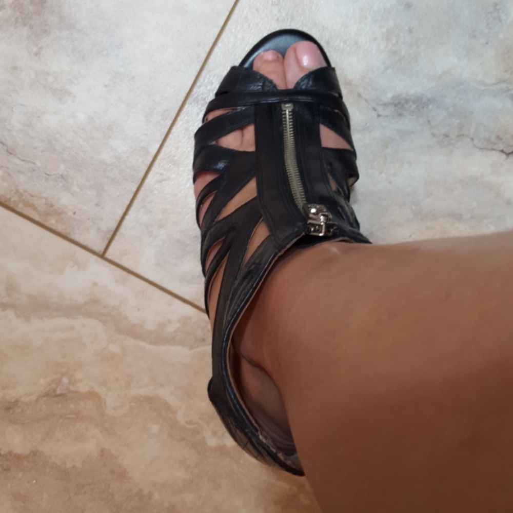 Antonio Melani "Havene" High Heels Blk Shoes Sz 7 - Picture 8 of 8